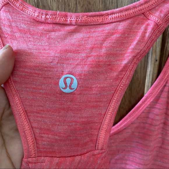 EUC Lululemon Essential Tank Pleated - Picture 3 of 3